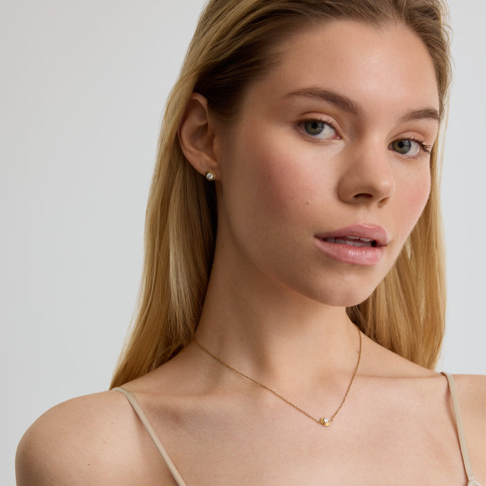 Classic Bezel Diamond Necklace