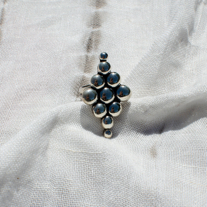Elongated Flower Granulation Ring